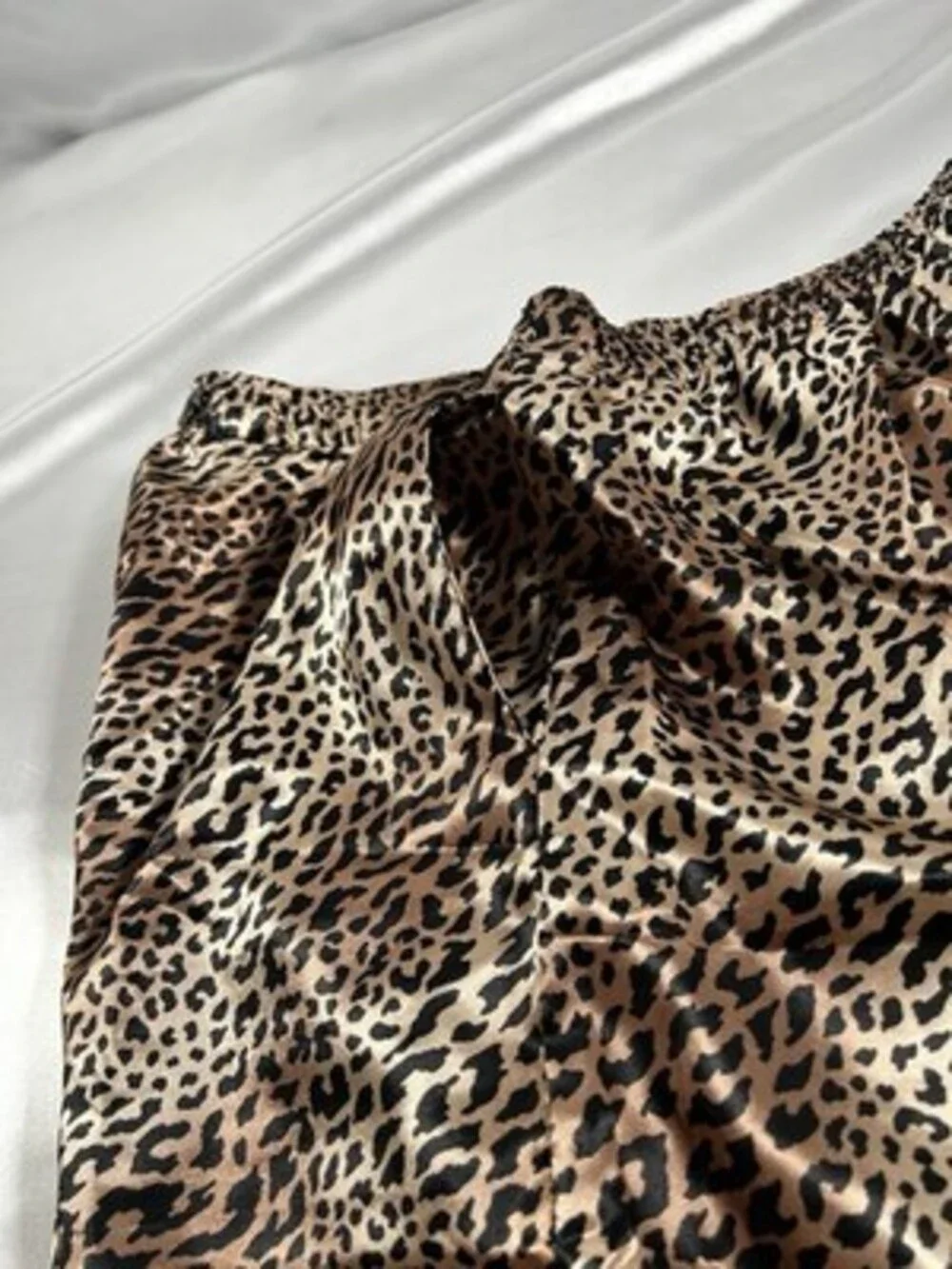 SHINY SATIN GLANZ MENS SATIN BOXERS SIZE LARGE LOT OF 4 Pairs NWOT